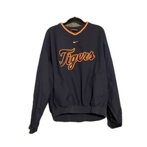 Detroit Tigers pullover by Nike. Size Medium